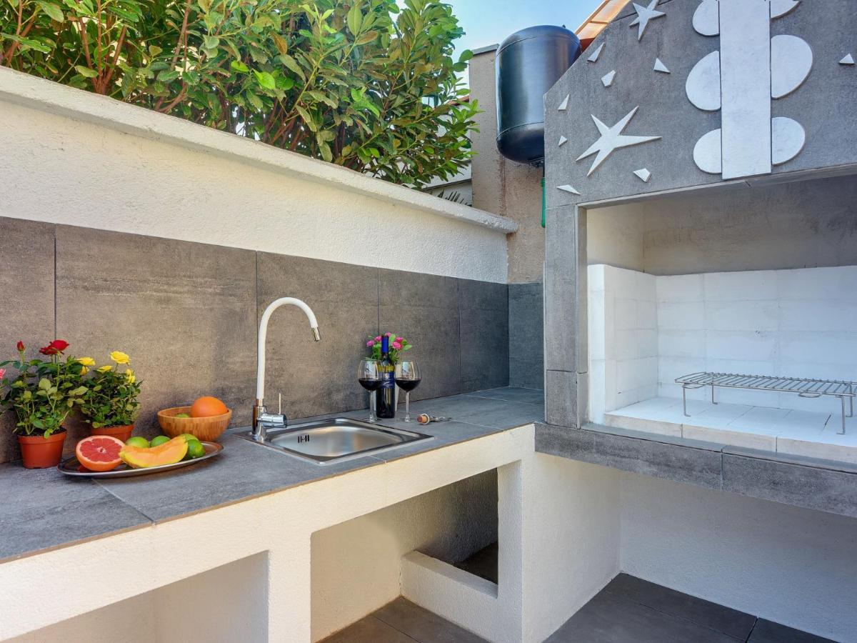 Villa Noemi By Interhome Liznjan Exterior photo